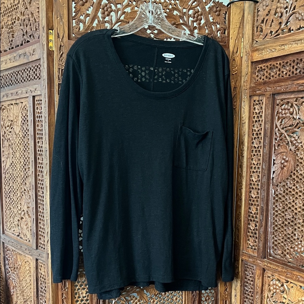 Old Navy Black Long Sleeve Tee
